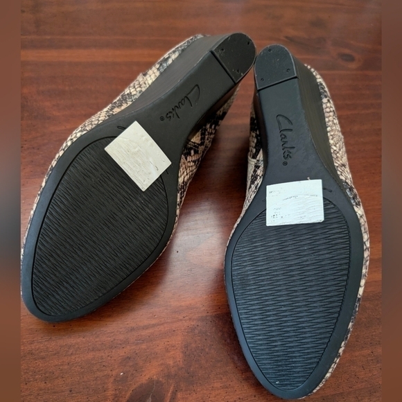 ✨ Clarks Women’s Faux Leather Wedge Pumps – 9.5M, Reptile Print Comfort Heels 👠 - Picture 10 of 11